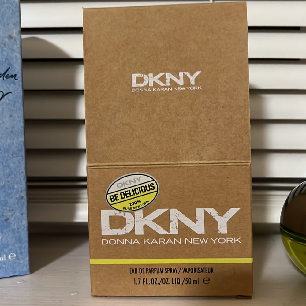 DKNY BE DELICIOUS perfume